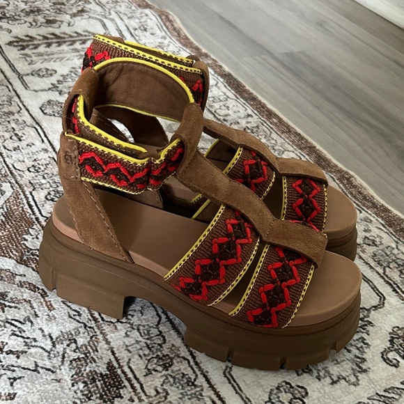 UGG Platform free people Brown and Red Embroidered chunky Sandals - Picture 1 of 7